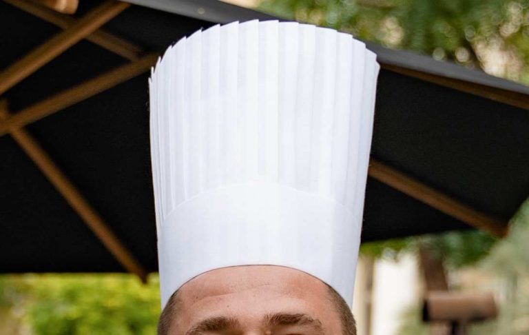 Miksi kokin hattu on korkea