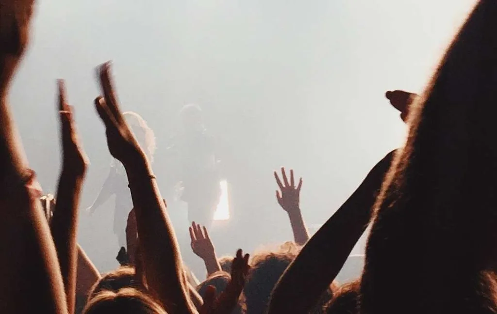 Pukeutuminen konserttiin - Kattava opas